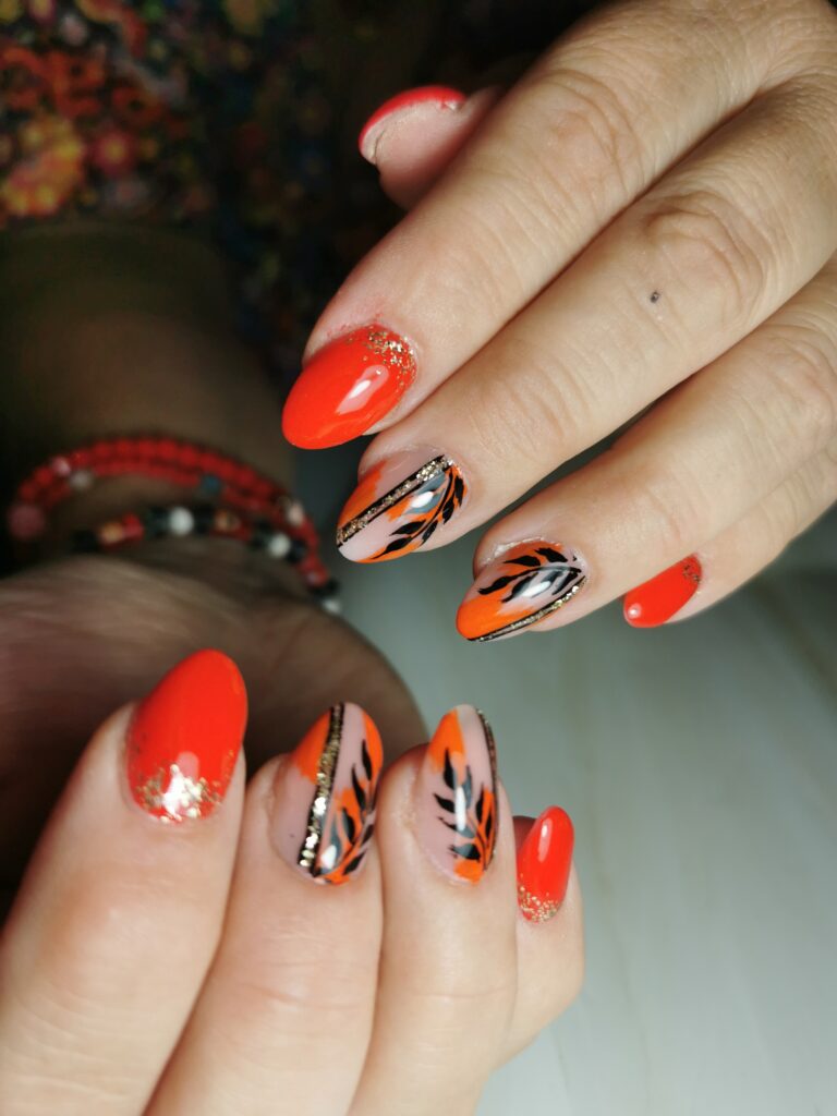 manucure russe, rallongement chablons rouge vif, nailart feuille